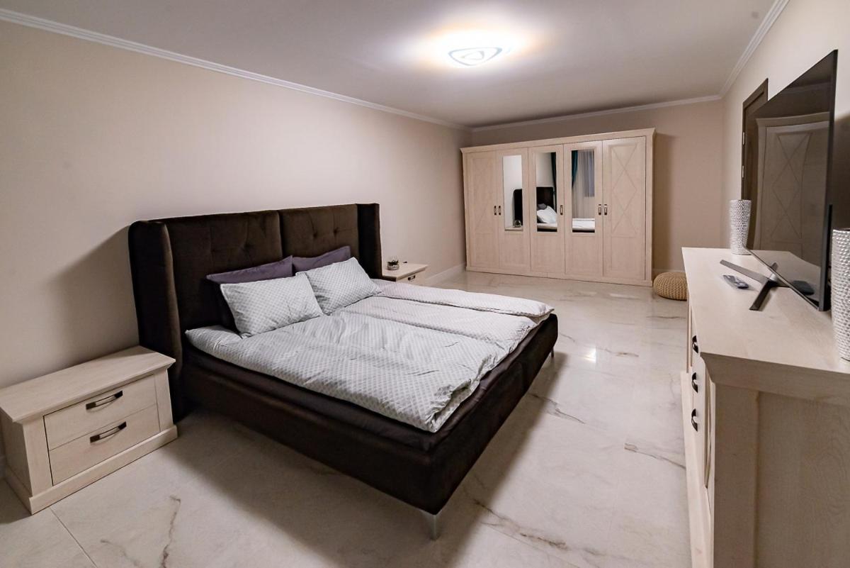 Apartament Moky Rezident 2 Arad Zewnętrze zdjęcie